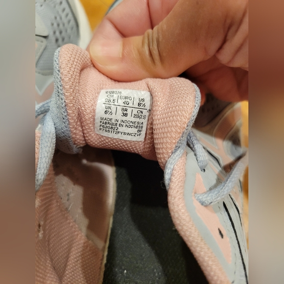 Asics running shoes - Picture 8 of 10